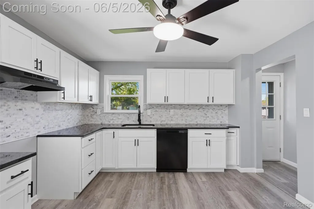 13181 Peach Street Southgate City MI 48195