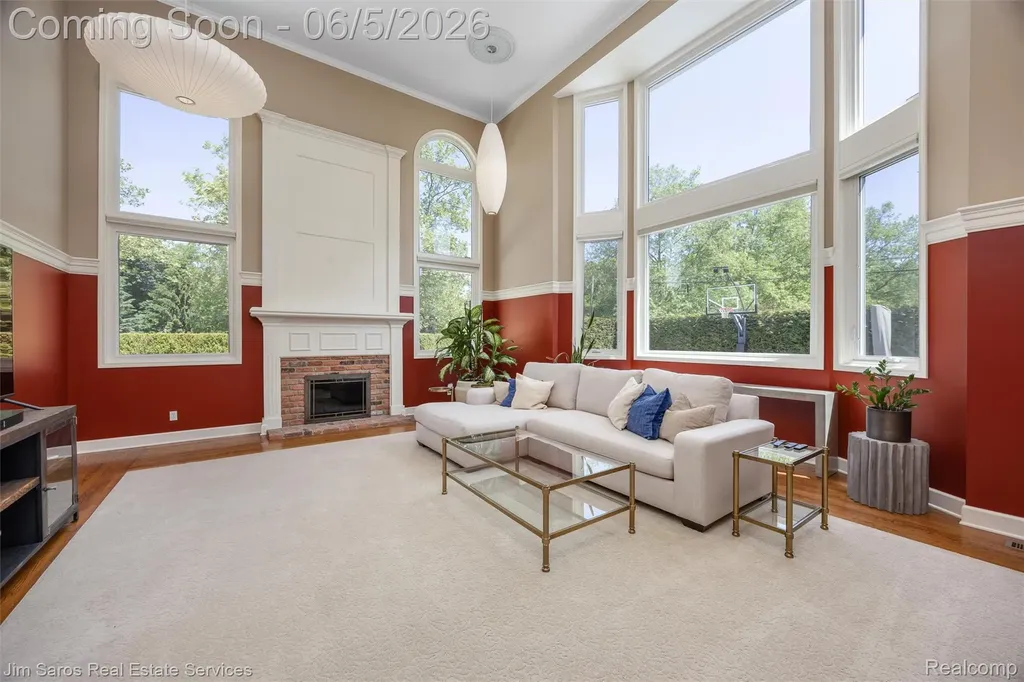 910 Edgemont Park Grosse Pointe Park City MI 48230