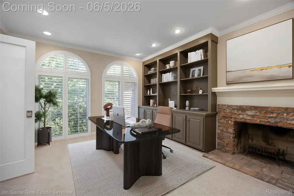 910 Edgemont Park Grosse Pointe Park City MI 48230