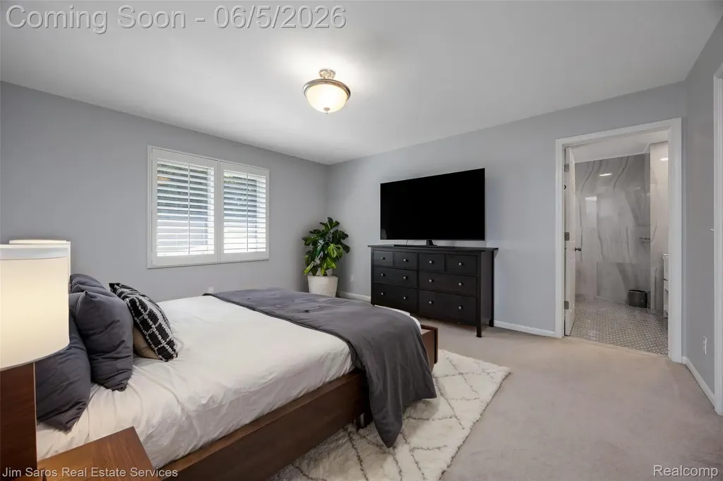 910 Edgemont Park Grosse Pointe Park City MI 48230