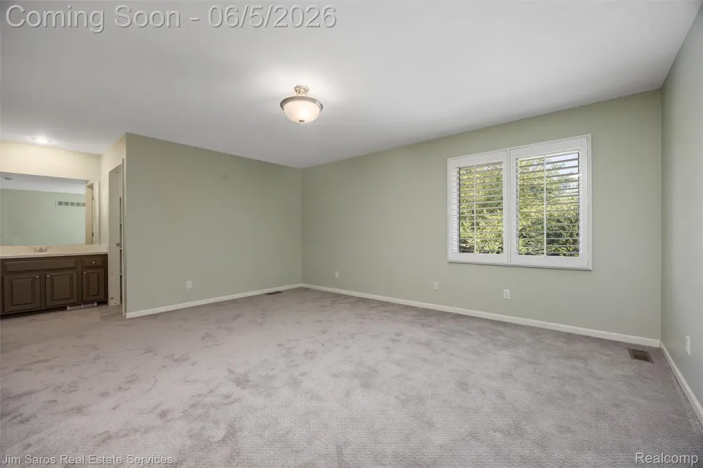 910 Edgemont Park Grosse Pointe Park City MI 48230
