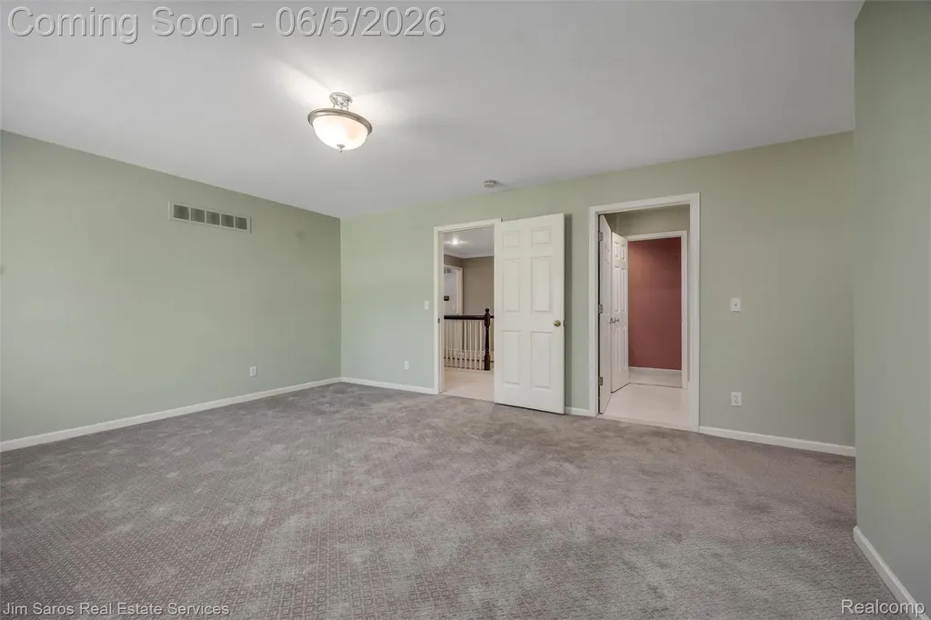 910 Edgemont Park Grosse Pointe Park City MI 48230