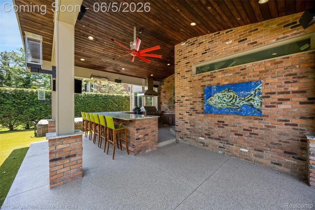 910 Edgemont Park Grosse Pointe Park City MI 48230