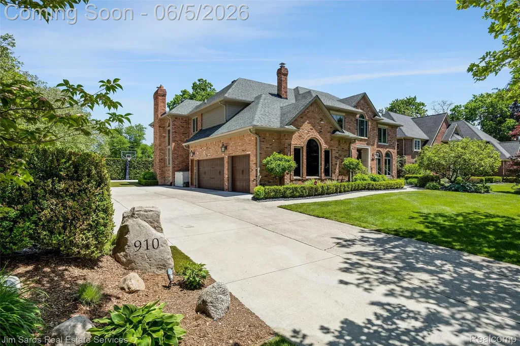 910 Edgemont Park Grosse Pointe Park City MI 48230