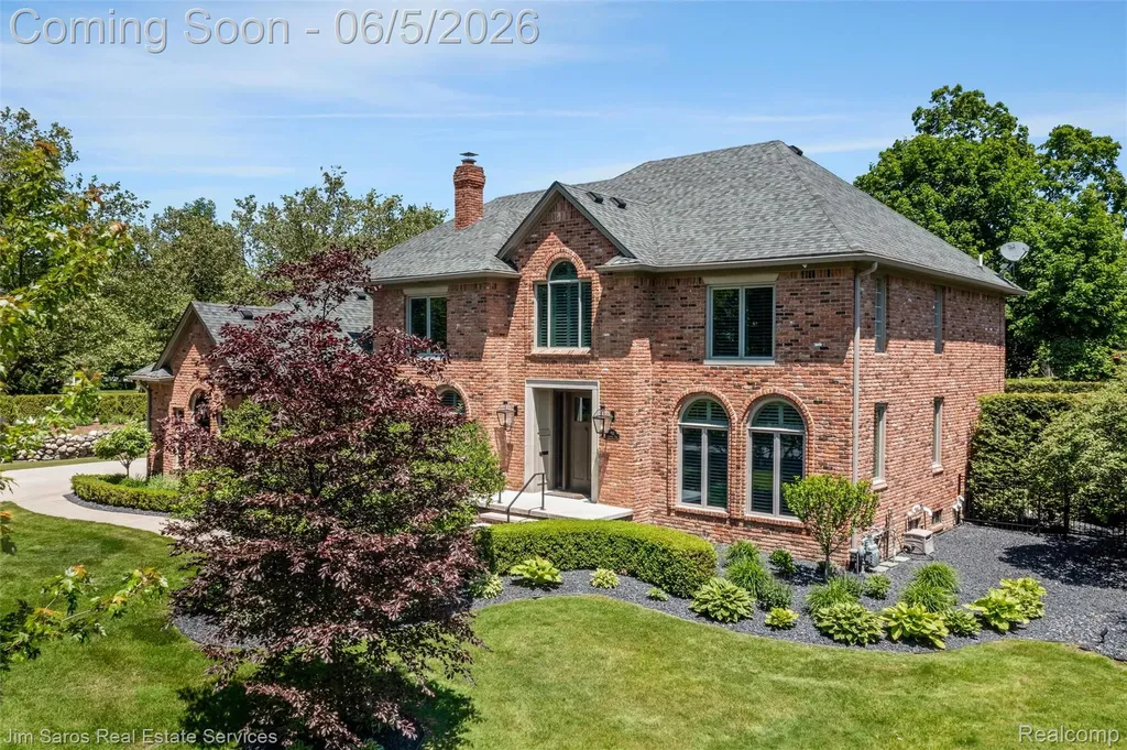 910 Edgemont Park Grosse Pointe Park City MI 48230
