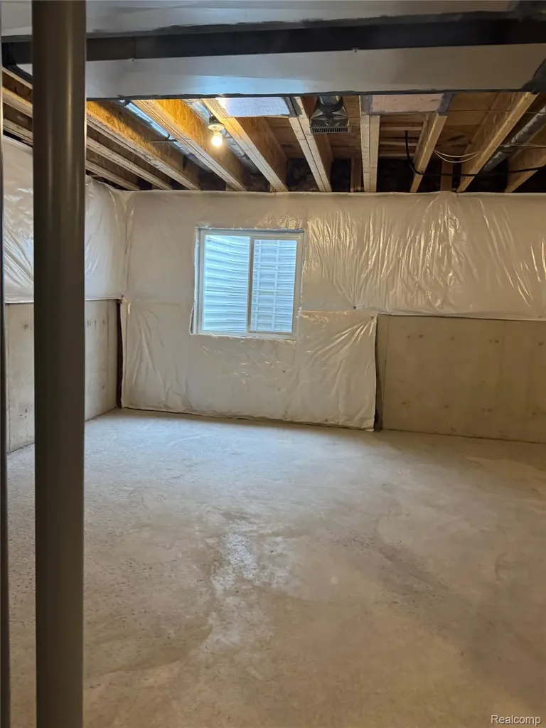 2417 Provencal Drive Commerce Charter Township MI 48382