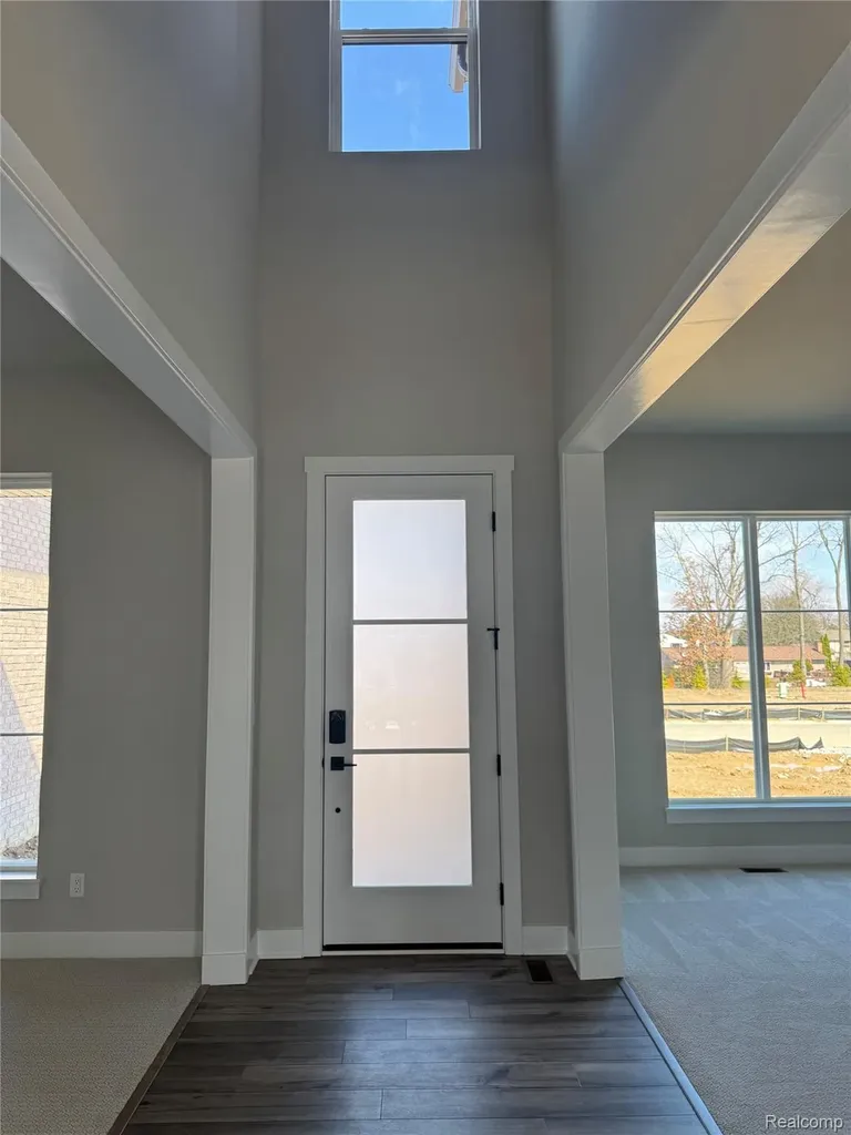 2417 Provencal Drive Commerce Charter Township MI 48382