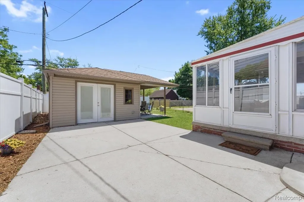 1809 12th Street Wyandotte City MI 48192