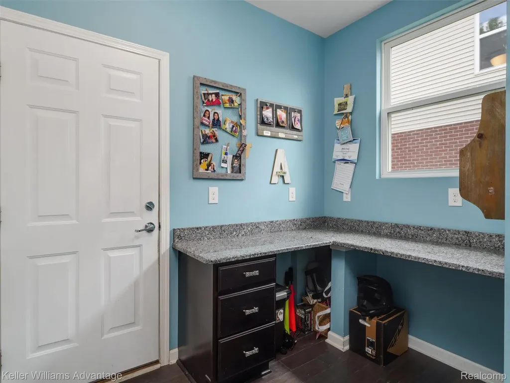 6121 Braemore Court Canton Charter Township MI 48187