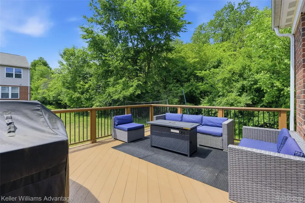 6121 Braemore Court Canton Charter Township MI 48187