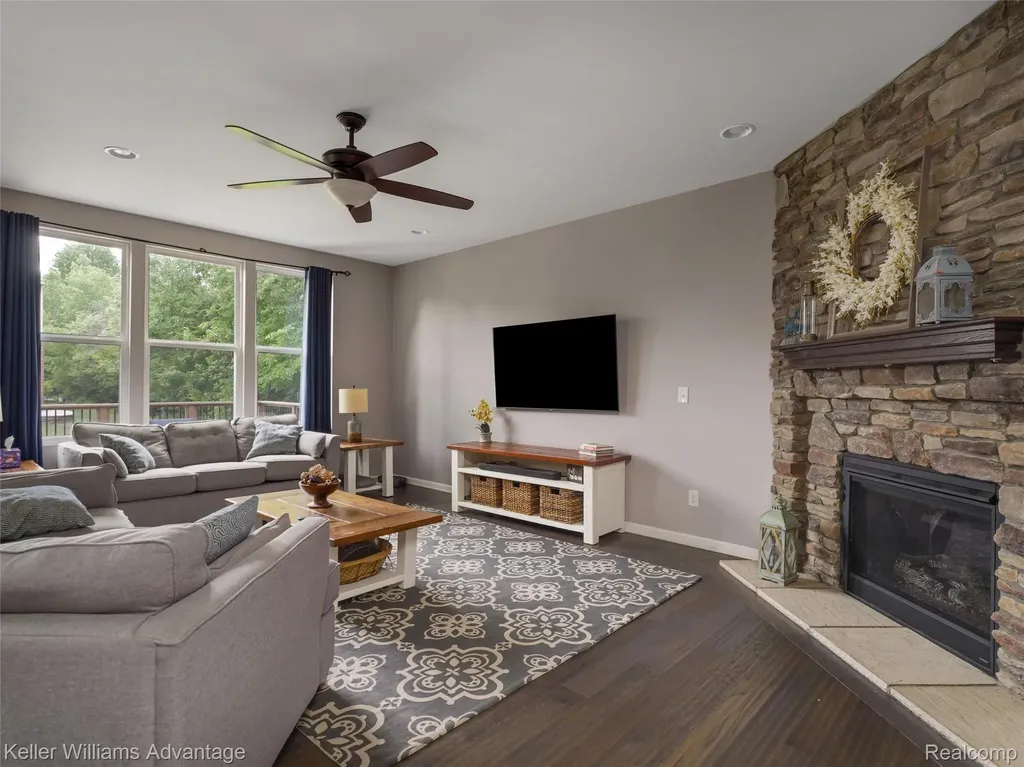 6121 Braemore Court Canton Charter Township MI 48187