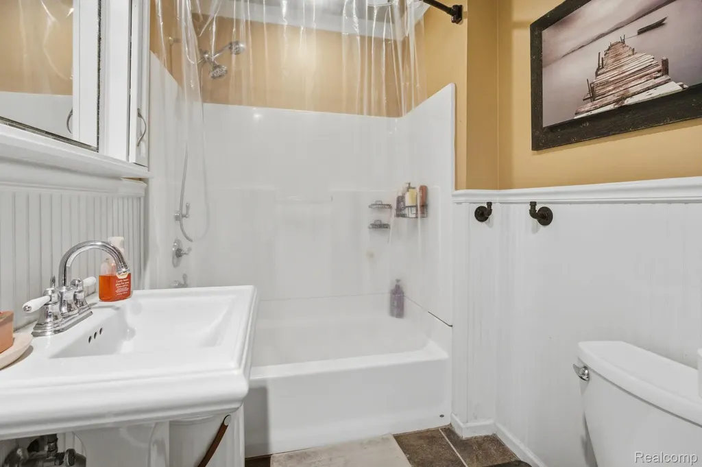 8749 Pacton Drive Shelby Charter Township MI 48317