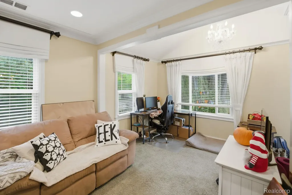 8749 Pacton Drive Shelby Charter Township MI 48317