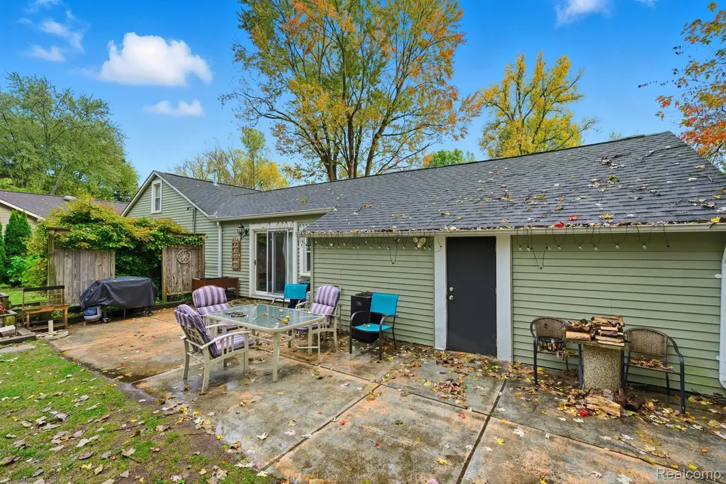 8749 Pacton Drive Shelby Charter Township MI 48317