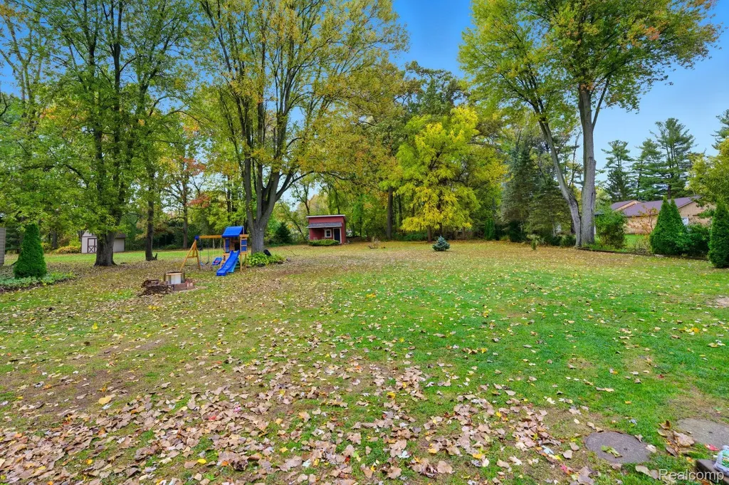 8749 Pacton Drive Shelby Charter Township MI 48317