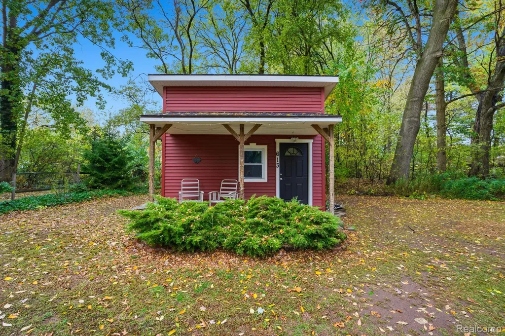 8749 Pacton Drive Shelby Charter Township MI 48317