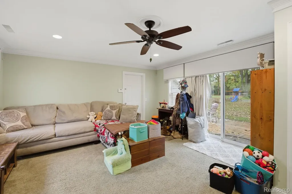 8749 Pacton Drive Shelby Charter Township MI 48317