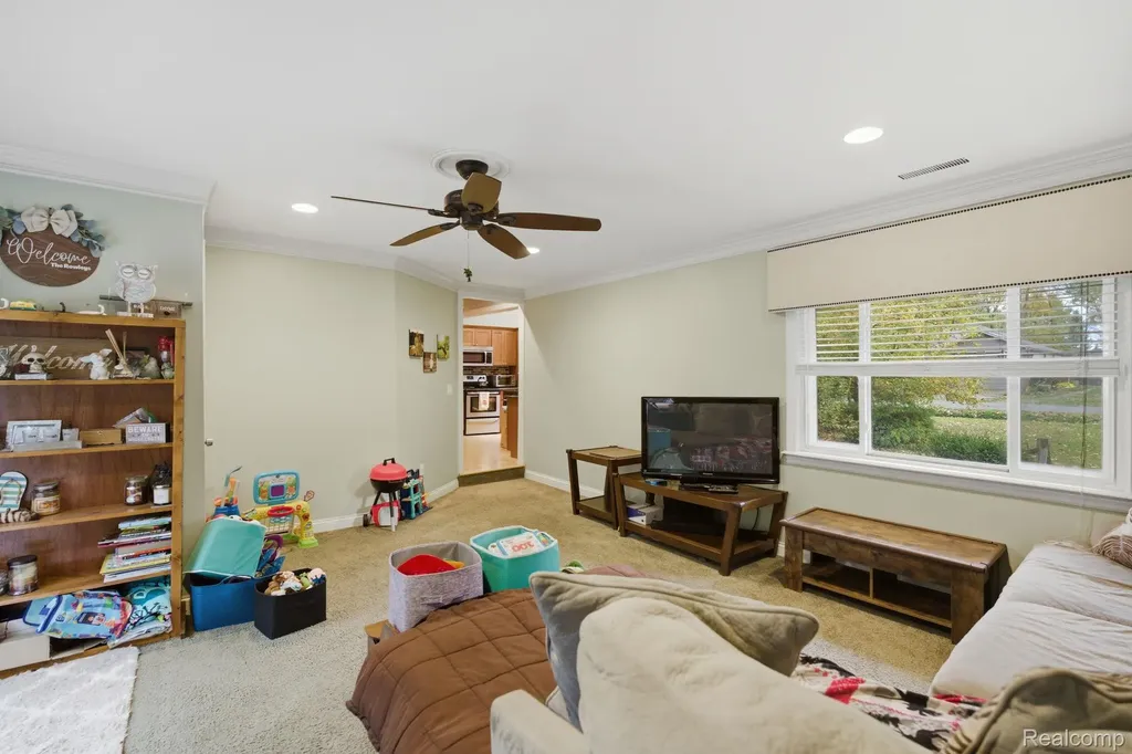 8749 Pacton Drive Shelby Charter Township MI 48317