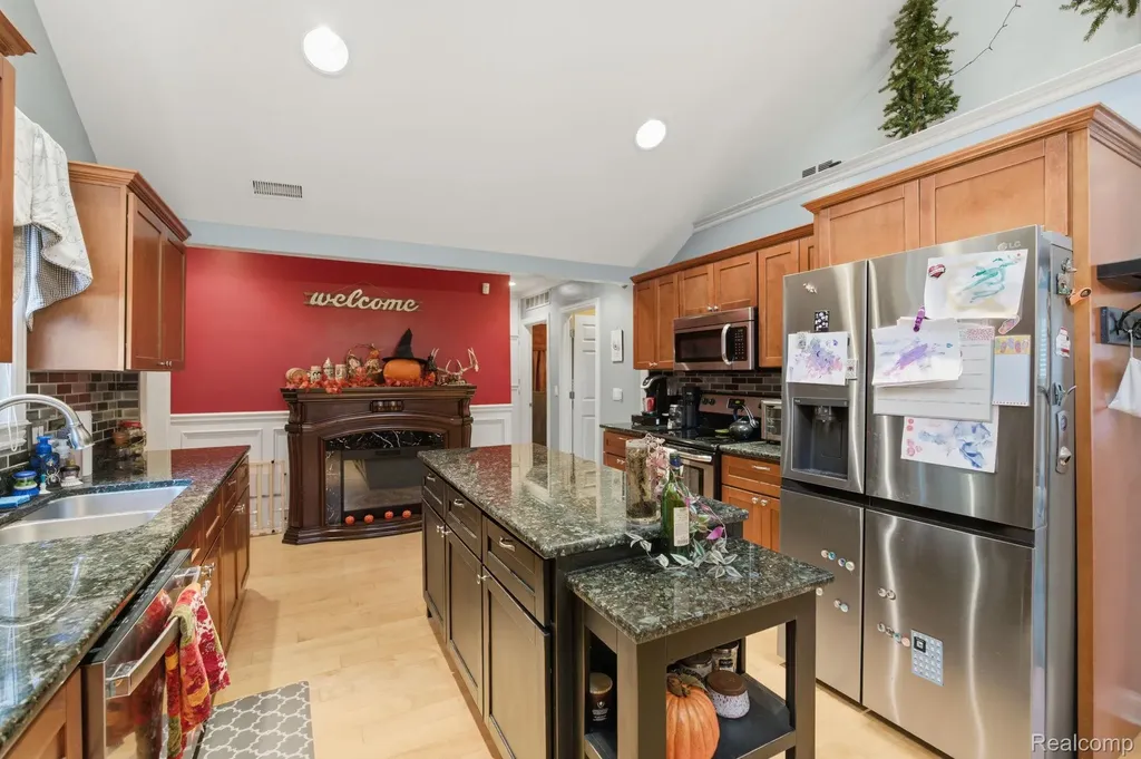 8749 Pacton Drive Shelby Charter Township MI 48317