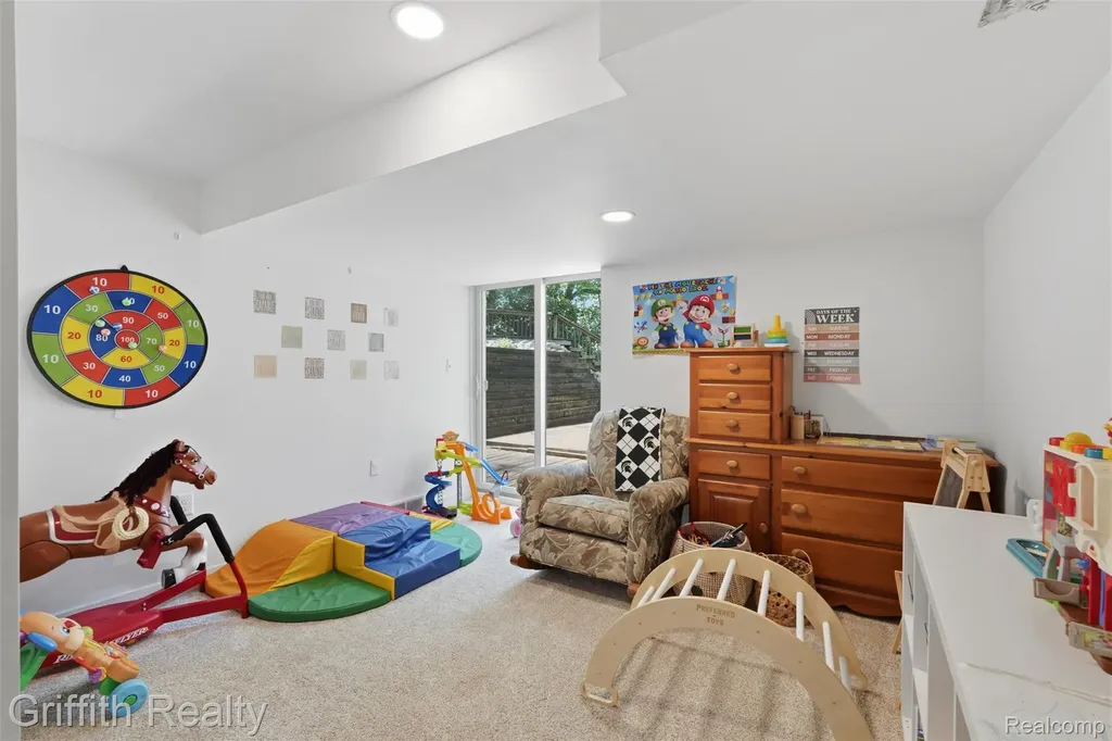 6262 Briggs Lake Drive Green Oak Township MI 48116