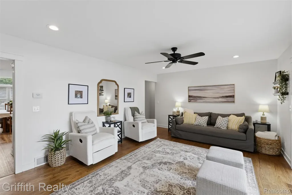 6262 Briggs Lake Drive Green Oak Township MI 48116
