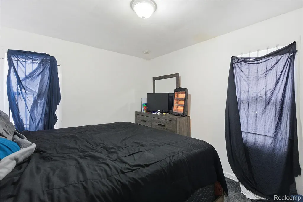 17142 Pembroke Avenue Detroit City MI 48235