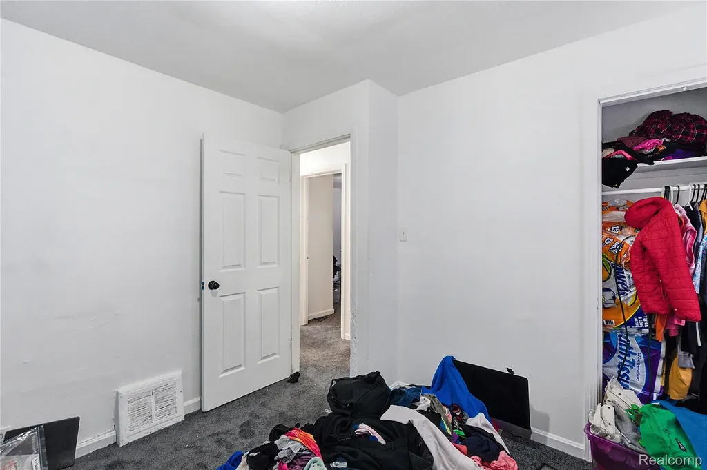 17142 Pembroke Avenue Detroit City MI 48235