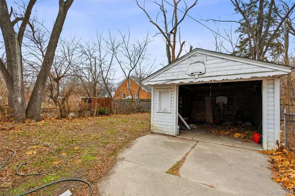17142 Pembroke Avenue Detroit City MI 48235