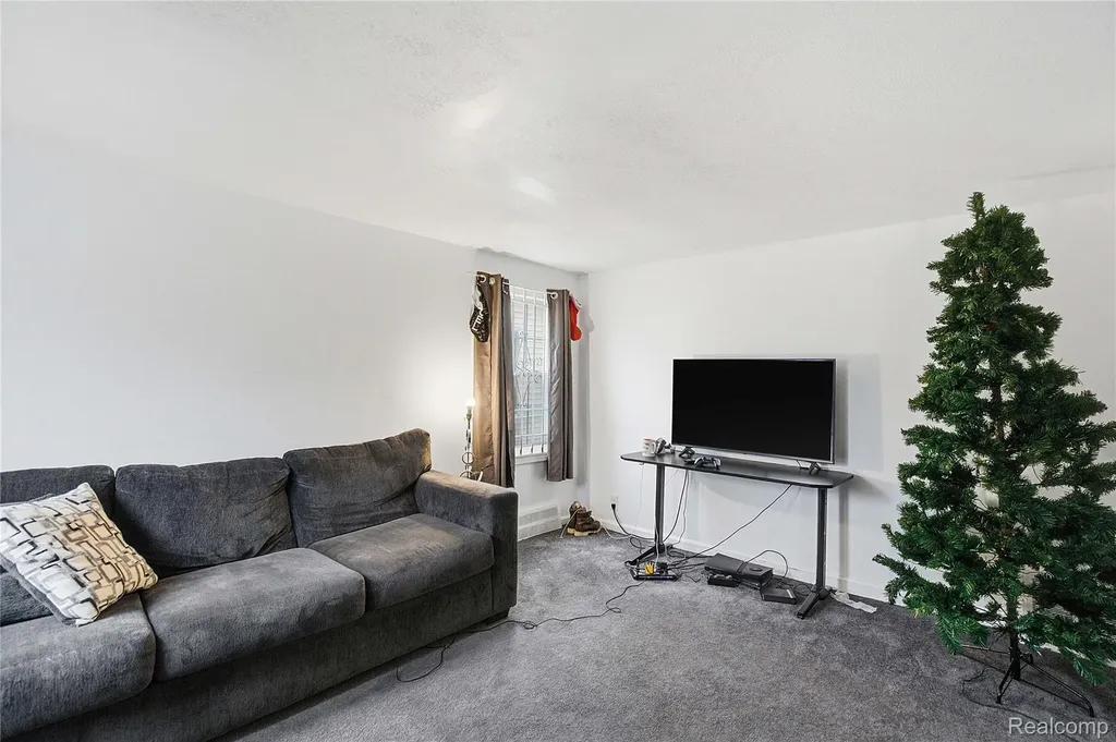 17142 Pembroke Avenue Detroit City MI 48235