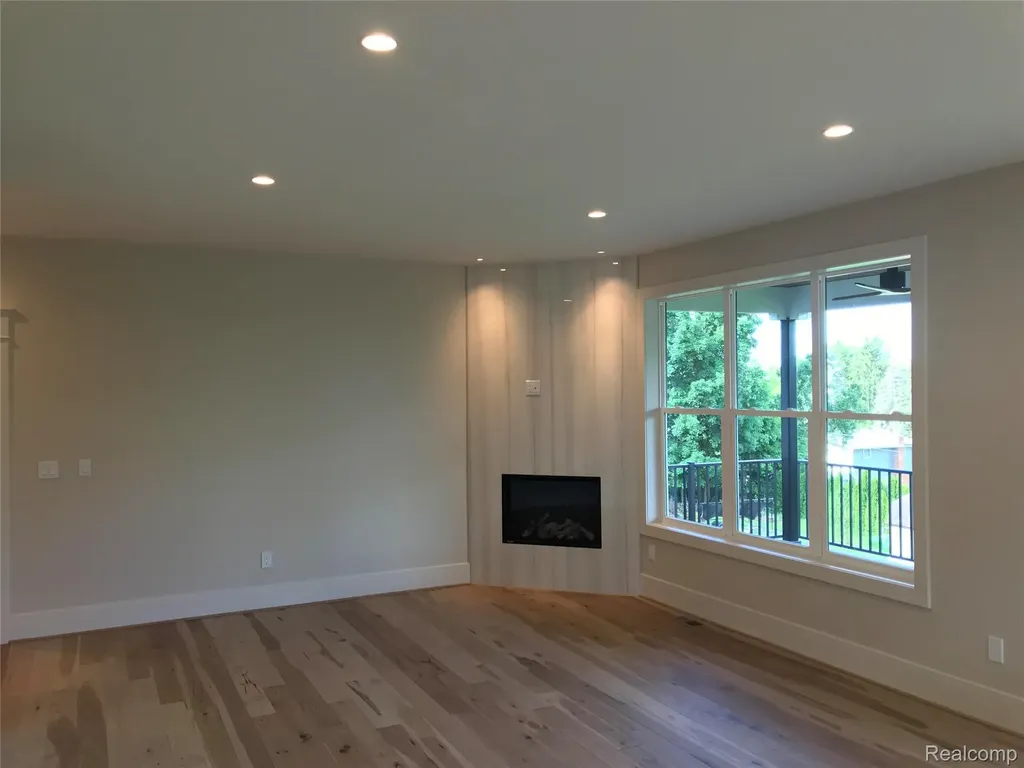1752 Milford Heights Milford Charter Township MI 48381
