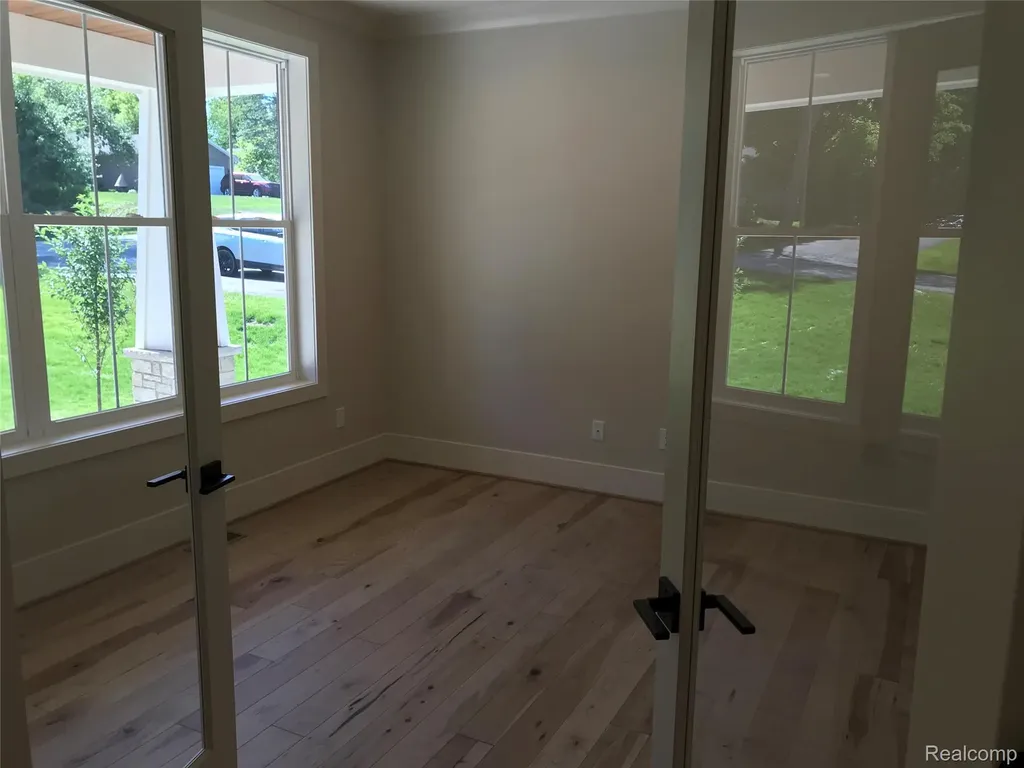 1752 Milford Heights Milford Charter Township MI 48381