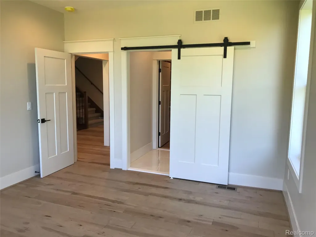 1752 Milford Heights Milford Charter Township MI 48381