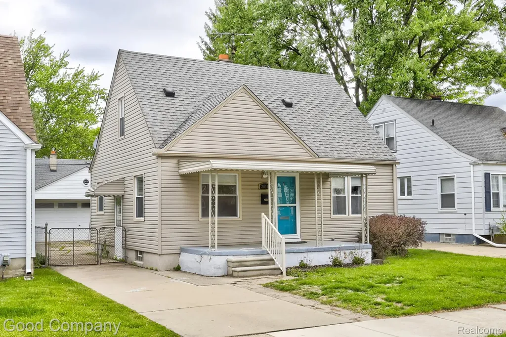 2011 Harwood Avenue Royal Oak City MI 48067