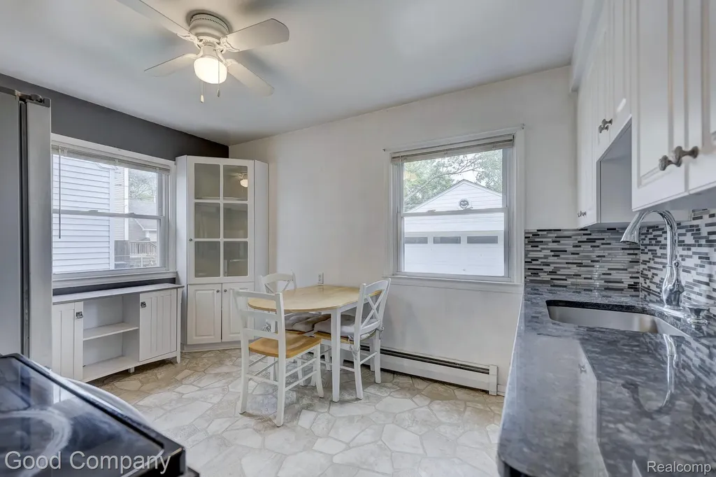 2011 Harwood Avenue Royal Oak City MI 48067