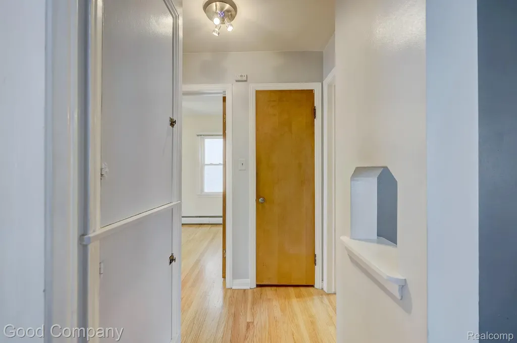 2011 Harwood Avenue Royal Oak City MI 48067