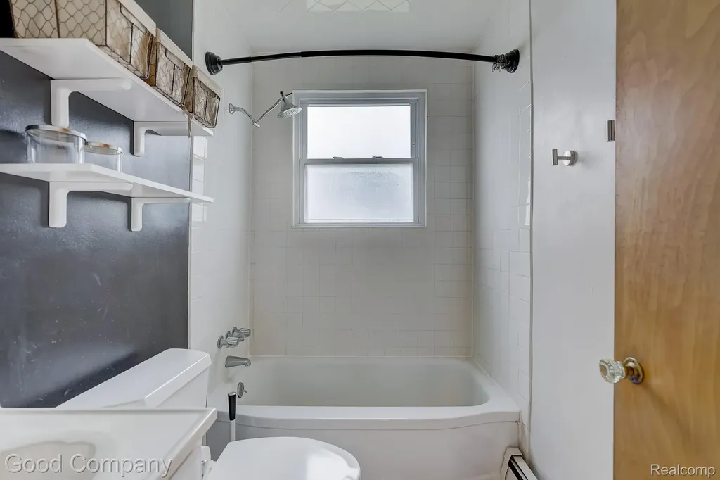 2011 Harwood Avenue Royal Oak City MI 48067