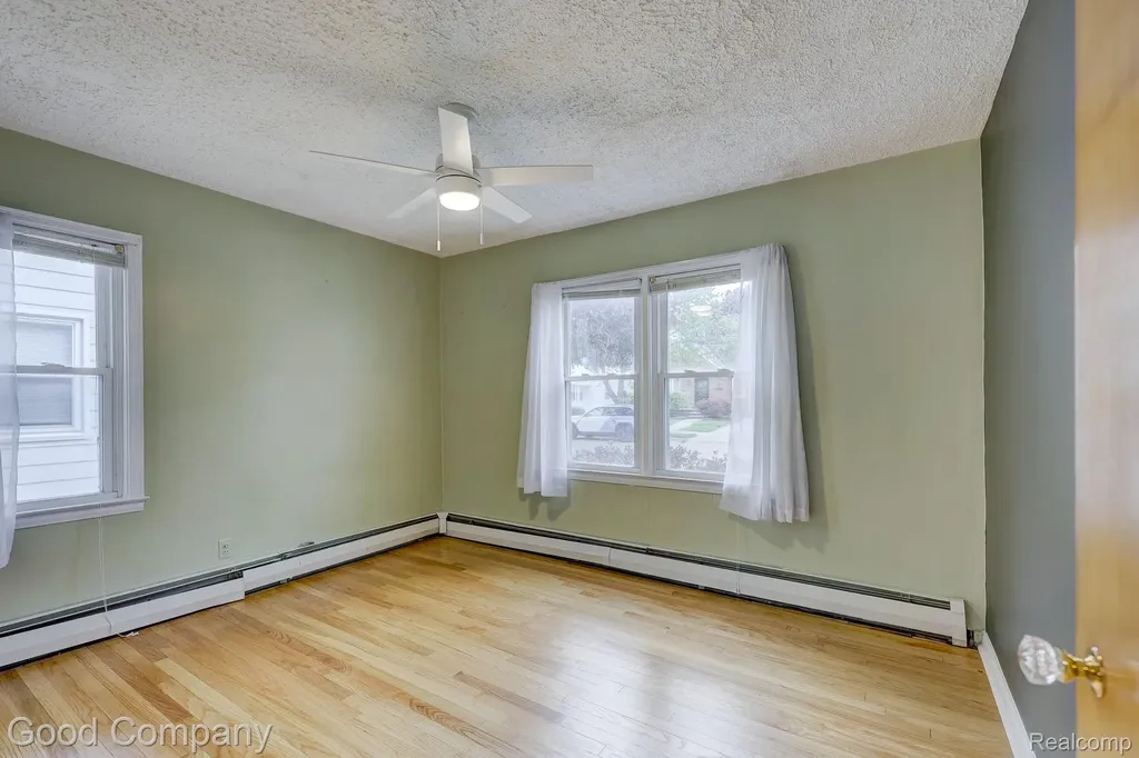 2011 Harwood Avenue Royal Oak City MI 48067