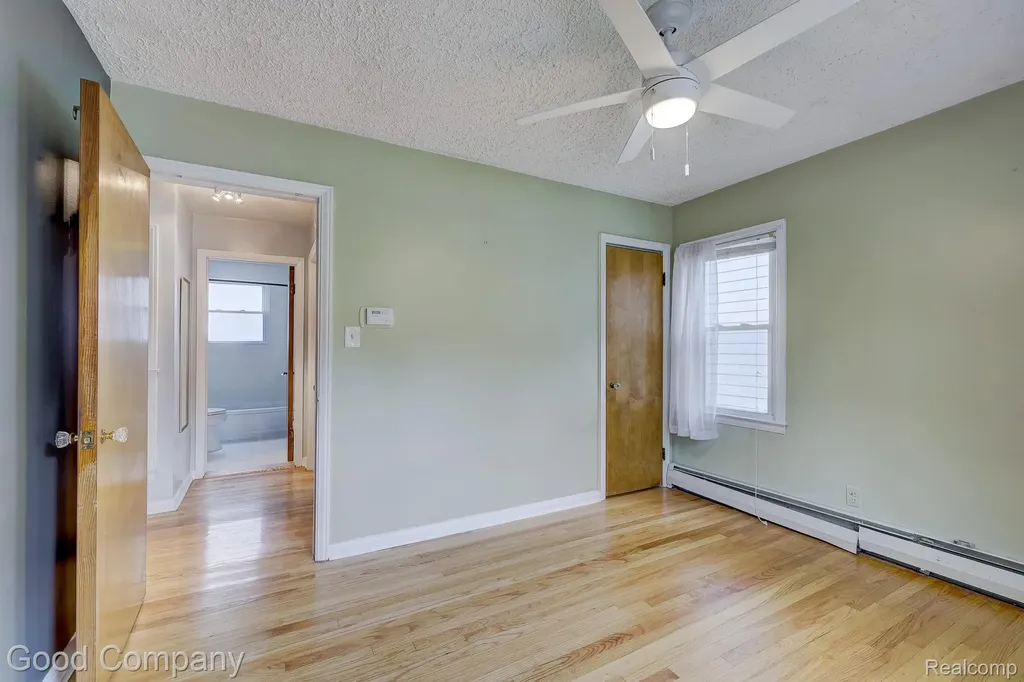 2011 Harwood Avenue Royal Oak City MI 48067