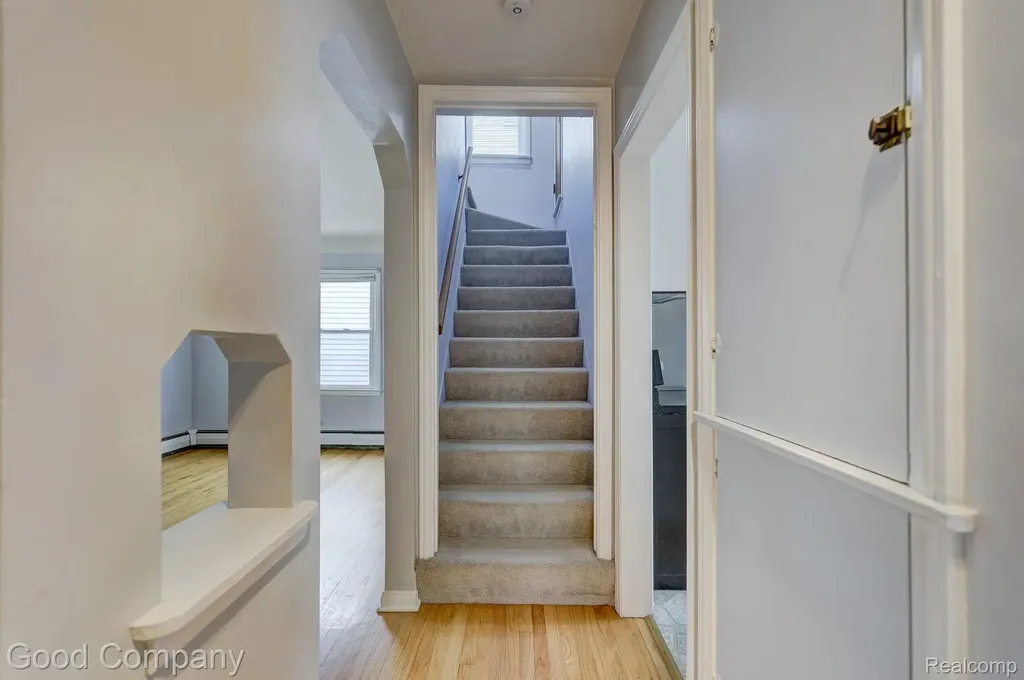 2011 Harwood Avenue Royal Oak City MI 48067