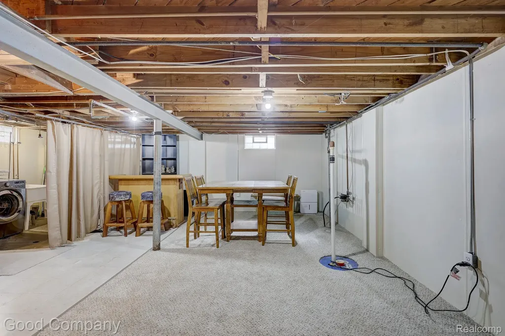 2011 Harwood Avenue Royal Oak City MI 48067