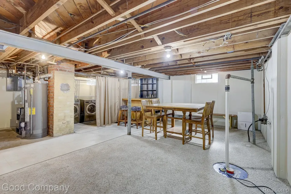 2011 Harwood Avenue Royal Oak City MI 48067