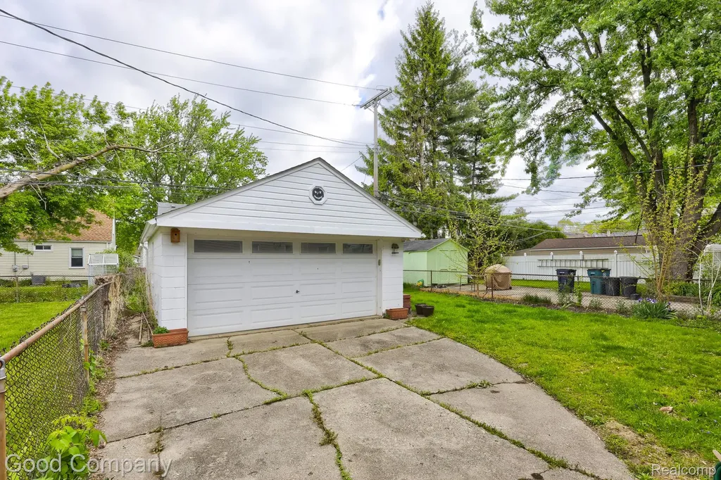 2011 Harwood Avenue Royal Oak City MI 48067
