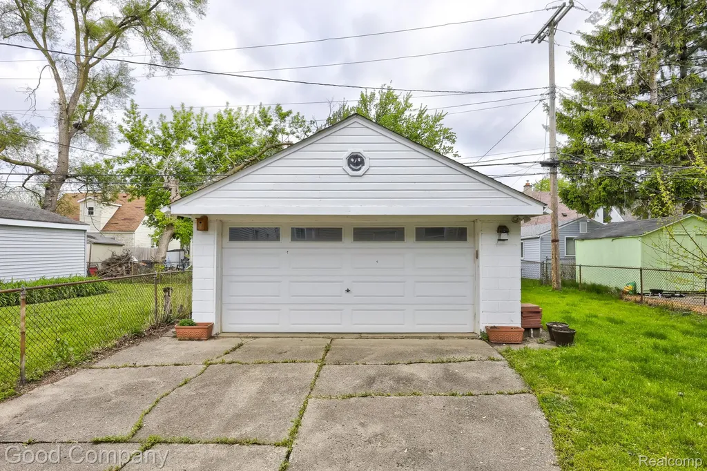 2011 Harwood Avenue Royal Oak City MI 48067