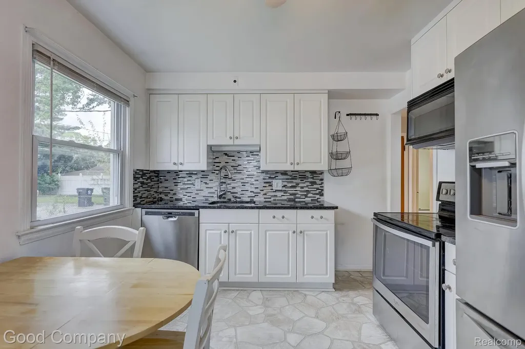 2011 Harwood Avenue Royal Oak City MI 48067