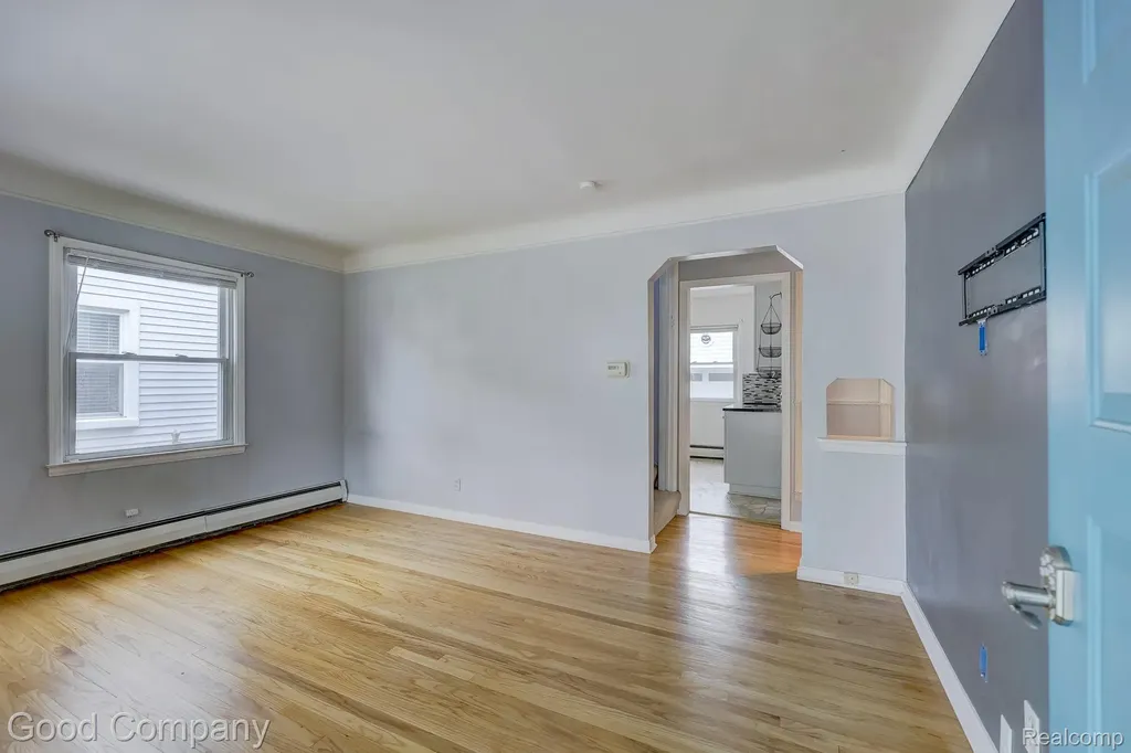2011 Harwood Avenue Royal Oak City MI 48067