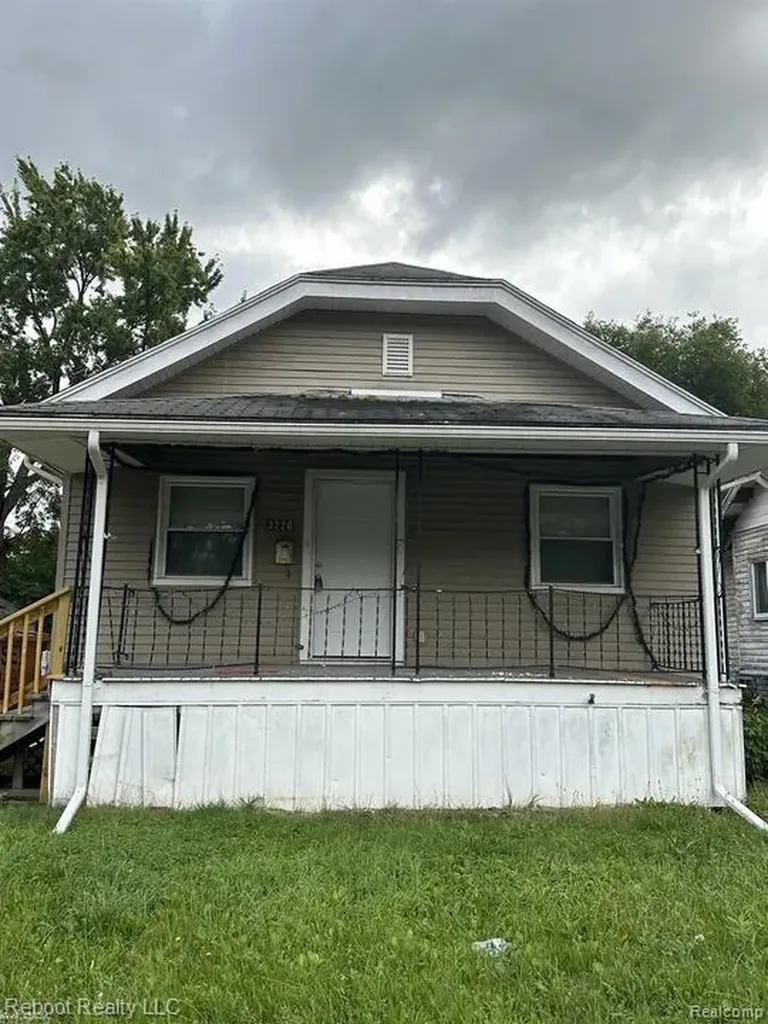 3220 Roberts Street Saginaw City MI 48601