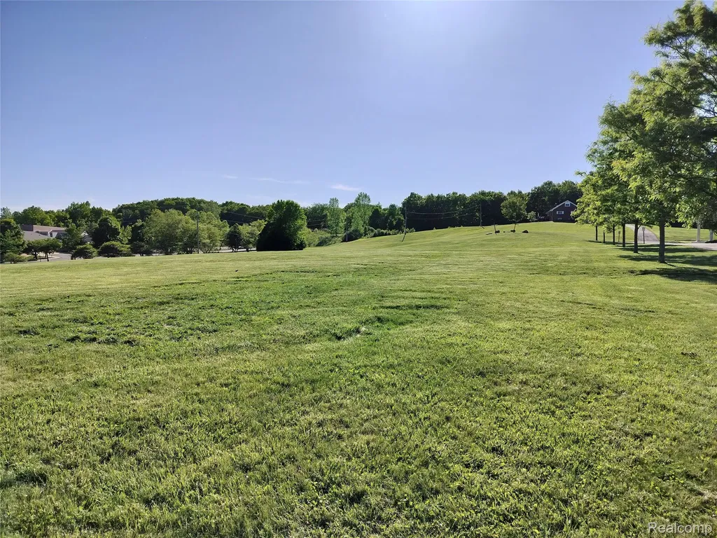 000 N Squirrel Road Auburn Hills City MI 48326