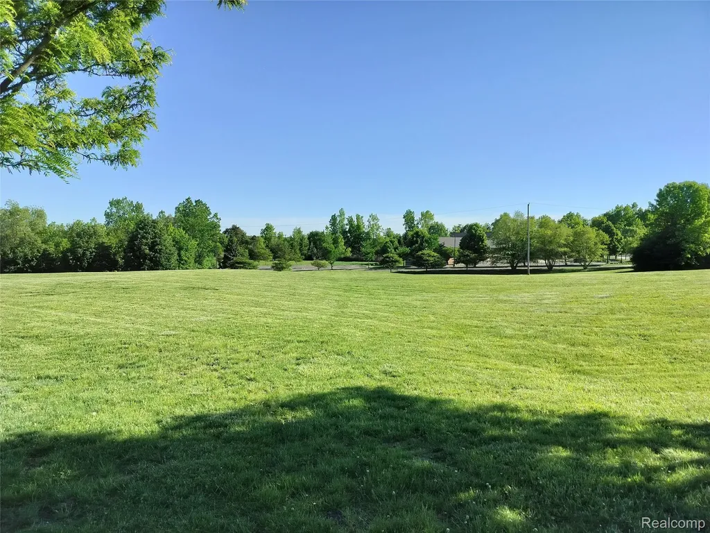 000 N Squirrel Road Auburn Hills City MI 48326