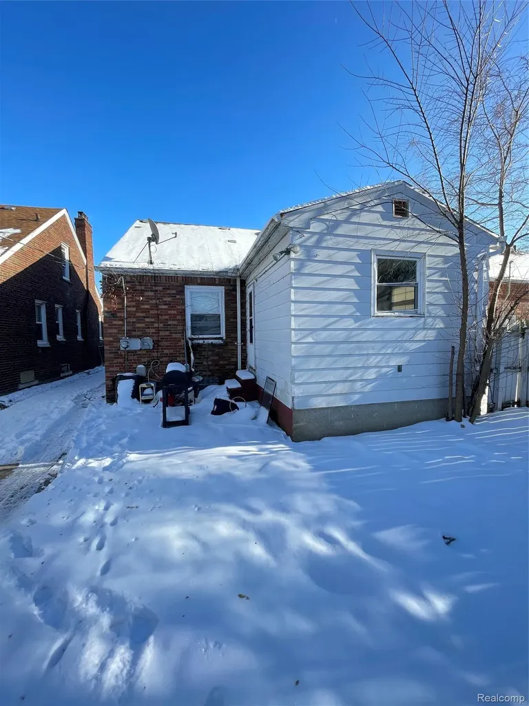 10521 Mckinney Street Detroit City MI 48224