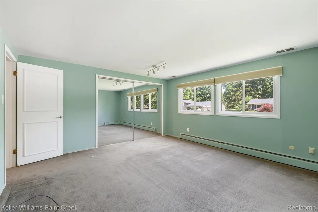 4016 Iverness Lane West Bloomfield Charter Township MI 48323